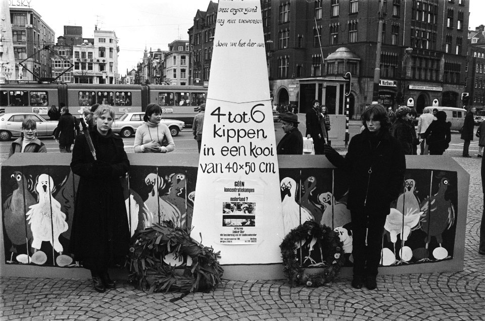 Demonstratie actiegroep hekelen dier tegen bio-industrie, Bestanddeelnr 929-6415
