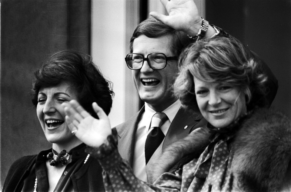 Defile Soestdijk 78 vlnr Prinses Margriet , Pieter van Vollenhoven en Prins, Bestanddeelnr 929-6957