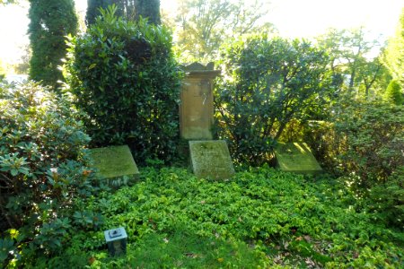 Delbrück - Friedhof - Priestergräber