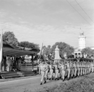 Defilé op het Oranjeplein in Paramaribo, Bestanddeelnr 252-4759