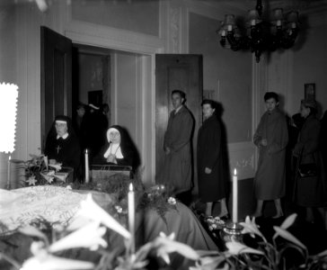 Defile Amersfoort langs baar Kardinaal De Jong, Bestanddeelnr 907-3192