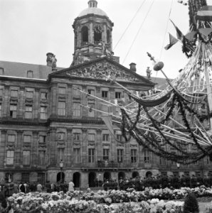 Defilé voor het Paleis op de Dam, Bestanddeelnr 900-4328