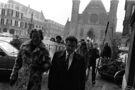 Dem. op Binnenhof voor aftreden van minister Van Dijk en staatssecretaris Van Le, Bestanddeelnr 931-8663