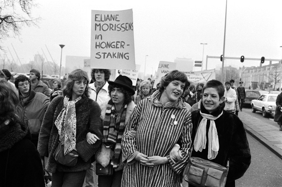 Dem. uit protest tegen ontslag Belgische lerares Eliane Morissens (lesbienne). D, Bestanddeelnr 931-9285