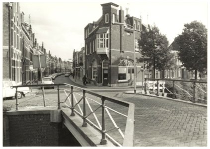 Delftbrug over de Garenkokerskade en de Duvenvoorde, NL-HlmNHA 54009598