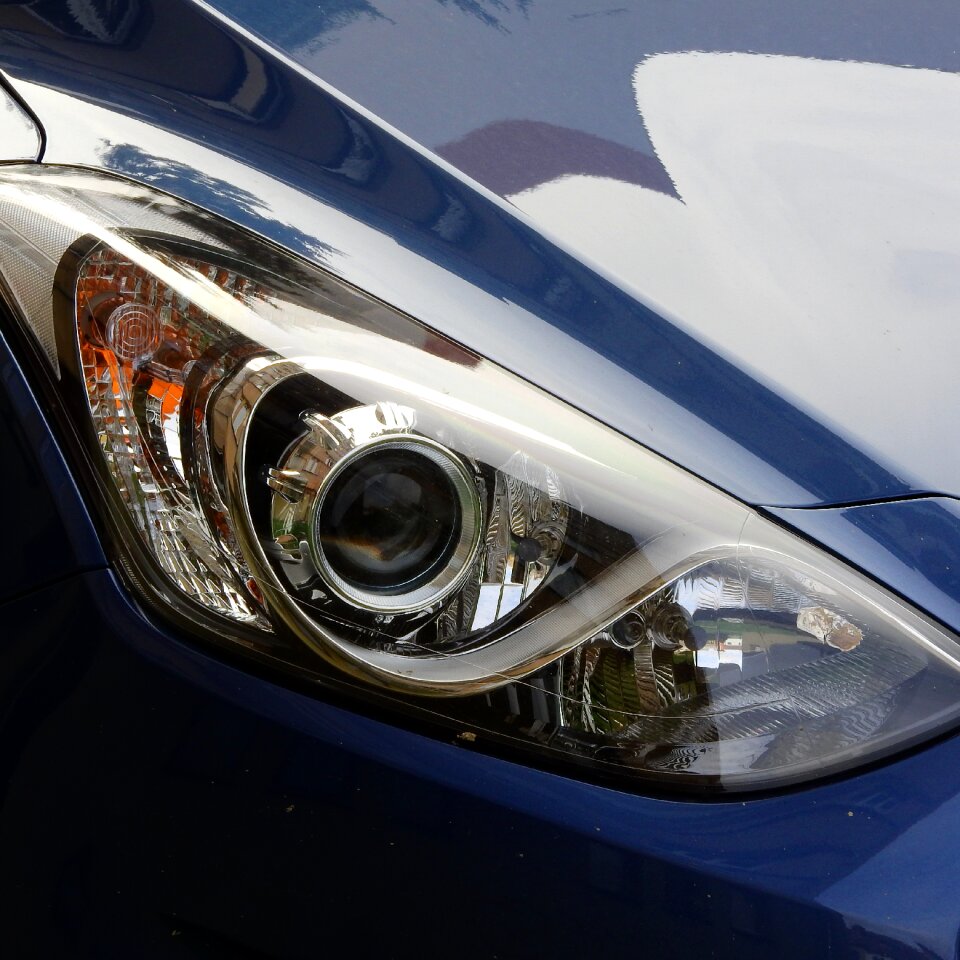 Auto lights on in the car detail