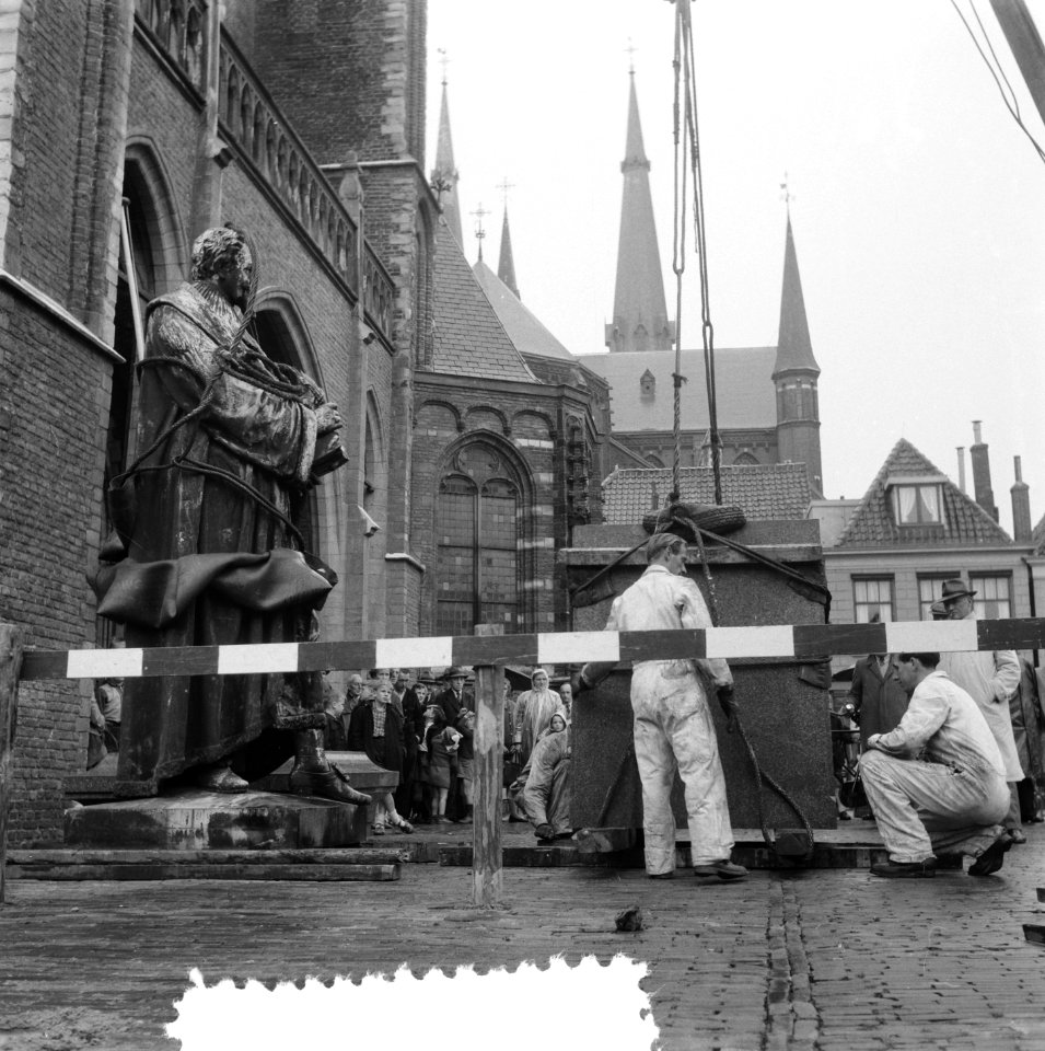 Delft verplaatsing standbeeld Hugo de Groot, Bestanddeelnr 906-6242