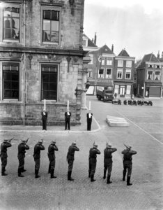 Delft. Opnames voor de film Betrayed (werktitel The true and the brave, met, Bestanddeelnr 934-5540