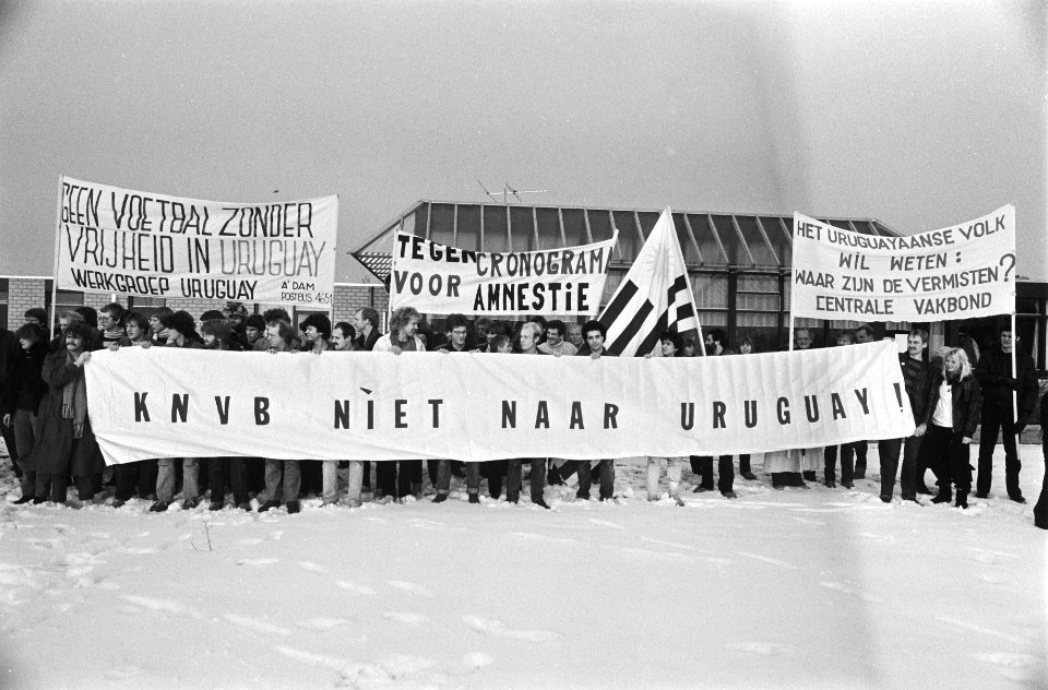 Dem.zaterdagvoetbalclubs in A'dam tegen beslissingen KNVB om nationale ploeg af , Bestanddeelnr 931-1347