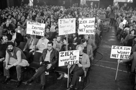 Dem.kadervergadering van Industriebond FNV in Dronten tegen mogelijke verlaging , Bestanddeelnr 931-9427