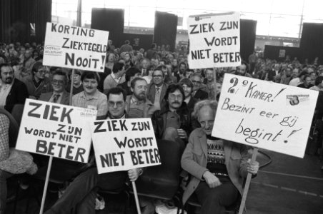 Dem. kadervergadering van Industriebond FNV in Dronten tegen mogelijke verlaging, Bestanddeelnr 931-9428