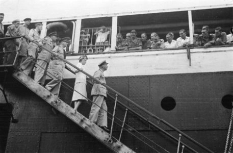 Demobiliserenden naar Nederland. Legercommandant luitenant-generaal S.H. Spoor e, Bestanddeelnr 234-5-2
