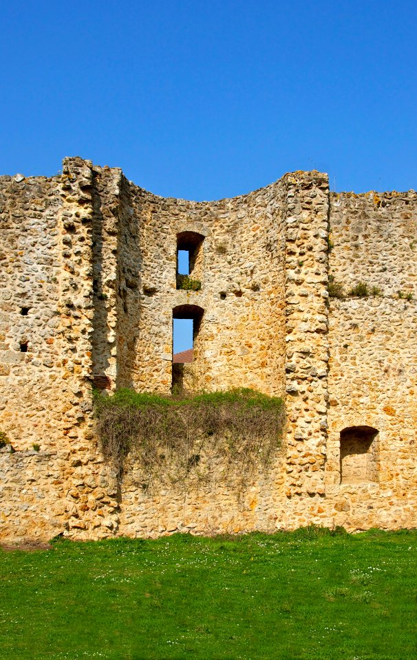 Demi tour ruinée château Madeleine Chevreuse