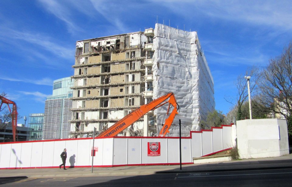 Demolition of Amex House, Edward Street, Brighton (March 2017) (12)