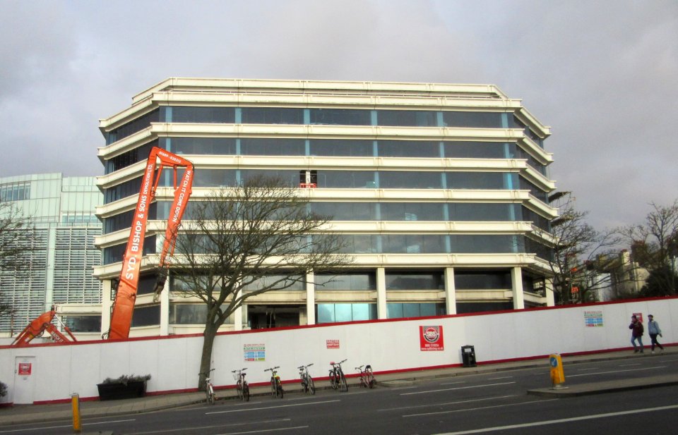 Demolition of Amex House, Edward Street, Brighton (December 2016) (2)