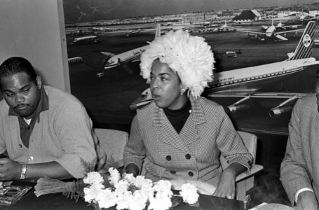 Della Reese (zangeres) tijdens persconferentie op Schiphol, Bestanddeelnr 917-8644