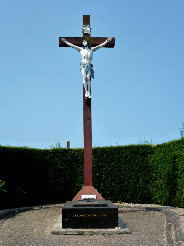 Delettes (Pas-de-Calais) croix de cimetière