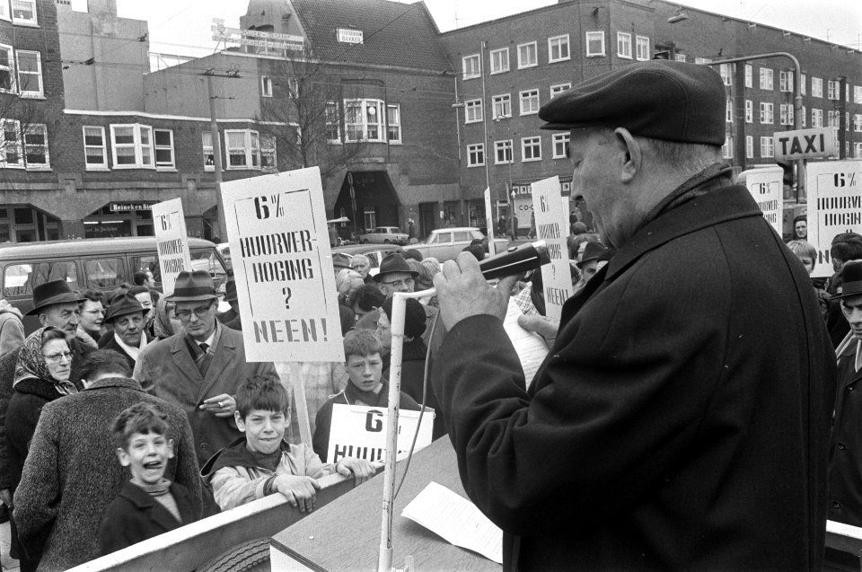 Demonstratie in Amsterdam West tegen de 6% huurverhoging, Bestanddeelnr 922-2449