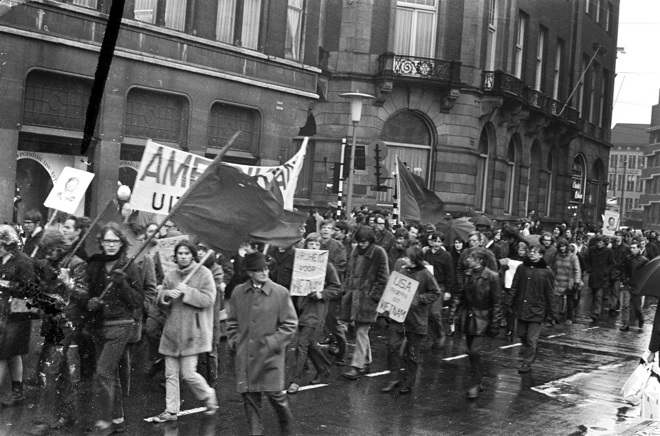 Demonstratie in Amsterdam in verband met Vietnam, Bestanddeelnr 922-2061