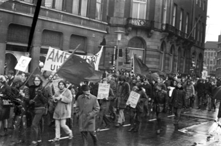 Demonstratie in Amsterdam in verband met Vietnam, Bestanddeelnr 922-2061