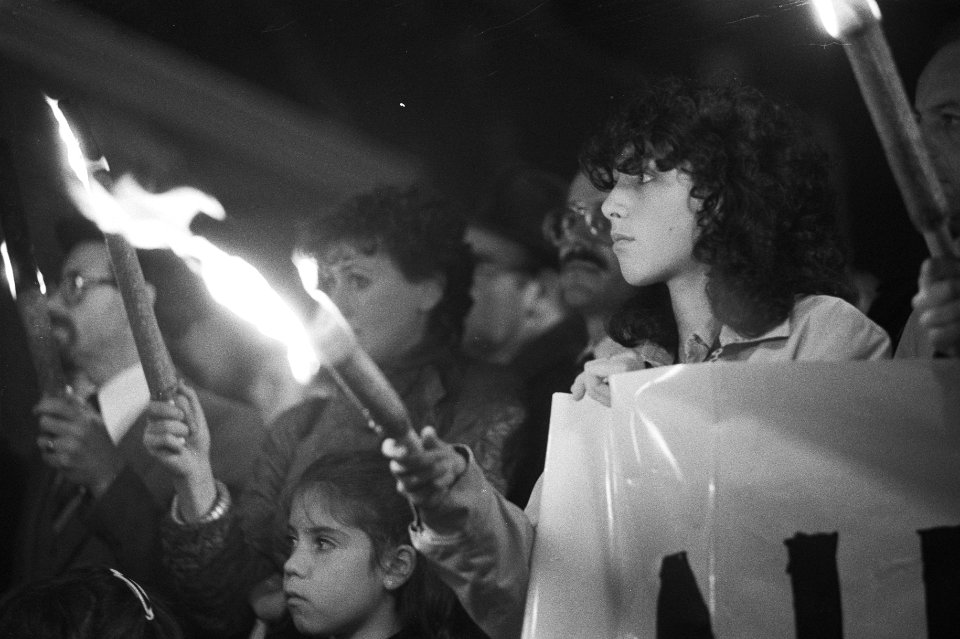 Demonstratie in Amsterdam OM tegen recente aanslagen me bommen in Frankrijk en, Bestanddeelnr 931-0610