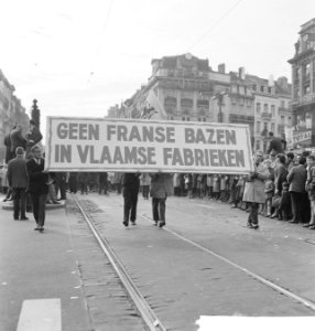 Demonstratie in Brussel. Borden met grieven, Bestanddeelnr 913-0859