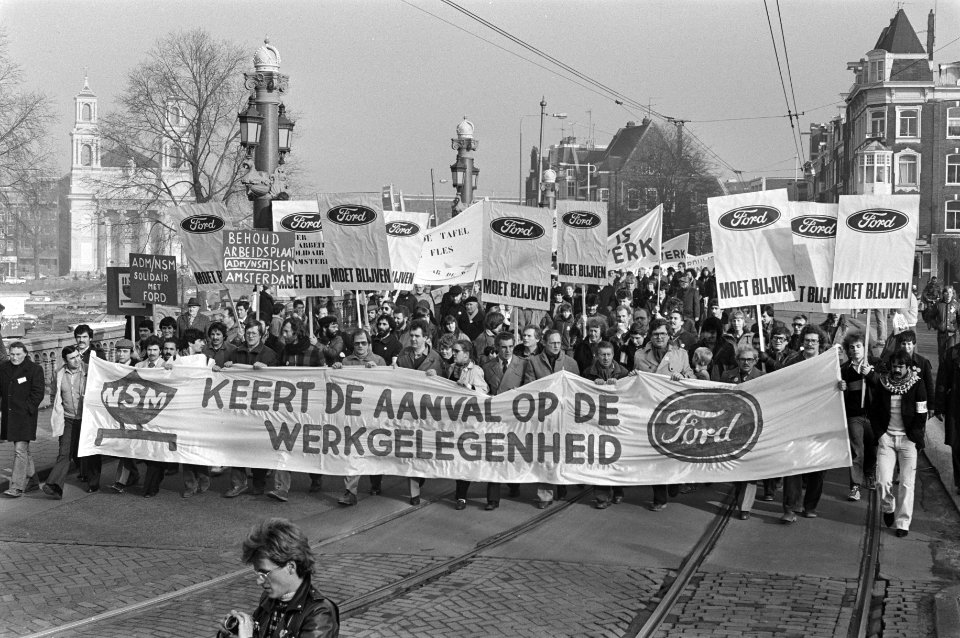 Demonstratie in Amsterdam tegen de bedrijfssluiting van Ford en de Nederlandse S, Bestanddeelnr 931-2943