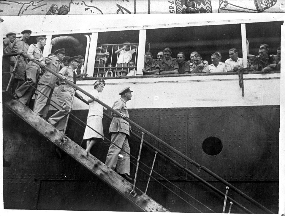 Demobiliserenden naar Nederland. De Legercommandant generaal S.H. Spoor (gevolgd, Bestanddeelnr 902-2592