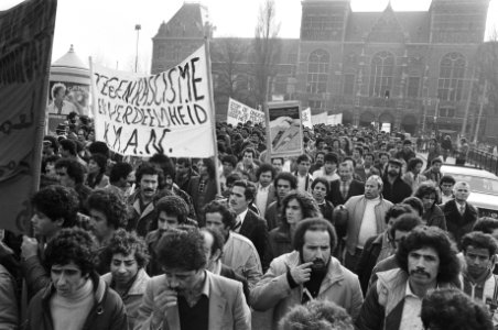 Demonstratie in Amsterdam in verband met de dag van de rassendiscriminatie naar , Bestanddeelnr 932-0537