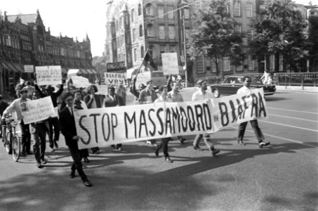 Demonstranten in Amsterdam, Bestanddeelnr 921-6192