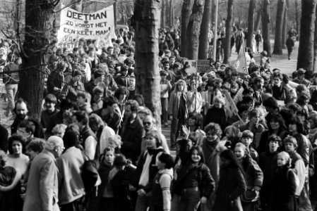 Demonstranten in het Vondelpark, Bestanddeelnr 932-5233