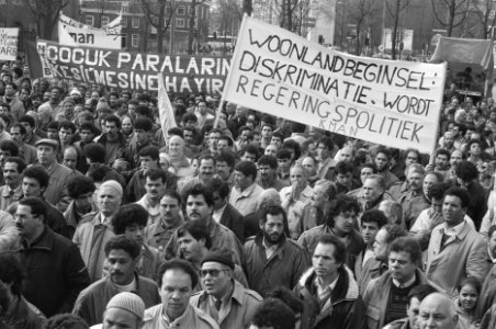 Demonstratie in Amsterdam tegen woonlandbeginsel in de kinderbijslag, Bestanddeelnr 934-2188