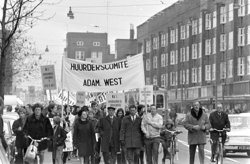 Demonstratie in Amsterdam West tegen de 6% huurverhoging, Bestanddeelnr 922-2451