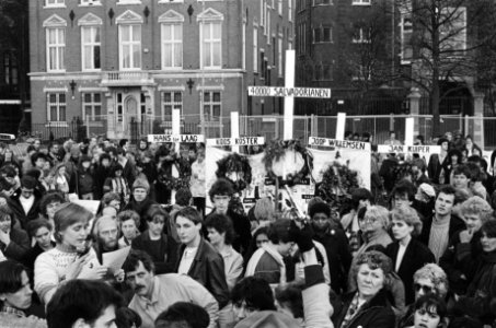 Demonstratie in Amsterdam tegen situatie in El Salvador De demonstratie bij de k, Bestanddeelnr 932-1084