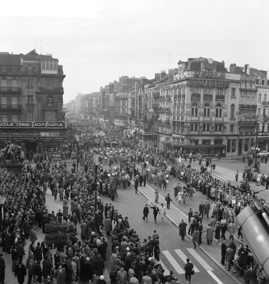 Demonstratie in Brussel. Demonstratie in de straten, Bestanddeelnr 913-0835