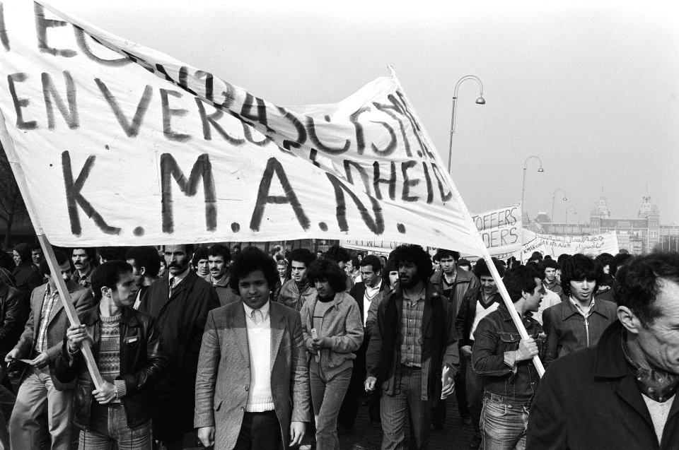 Demonstratie in Amsterdam in verband met de dag van de rassendiscriminatie naar , Bestanddeelnr 932-0539