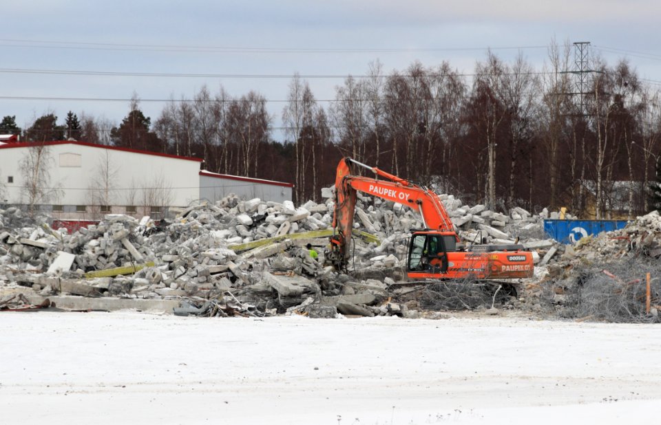 Demolition Toppila Oulu 20140125