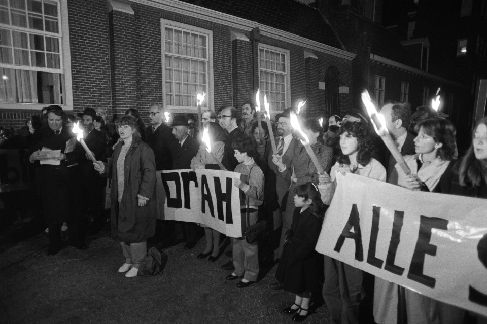 Demonstratie in Amsterdam O.M. tegen recente aanslagen me bommen in Frankrijk en, Bestanddeelnr 931-0615