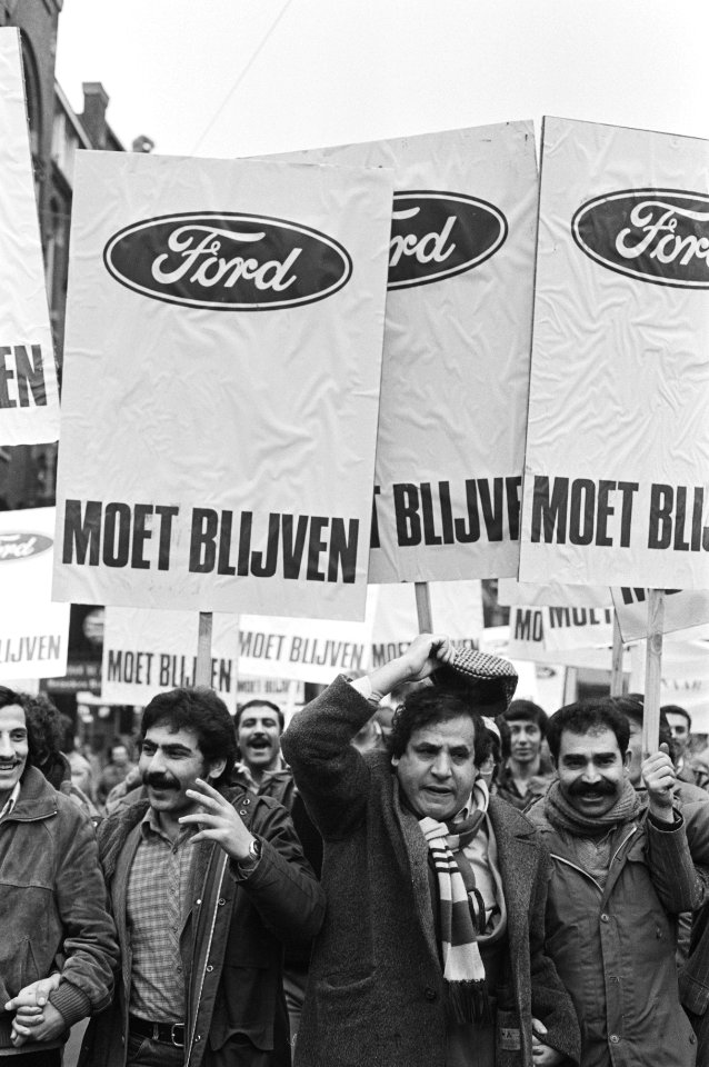 Demonstratie door ongeveer 1300 medewerkers in Amsterdam, Bestanddeelnr 931-2884