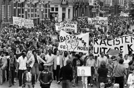 Demonstranten in de Wibautstraat, Bestanddeelnr 932-6765