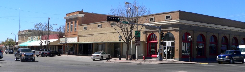 Deming, New Mexico, Pine x Gold, SW corner 1