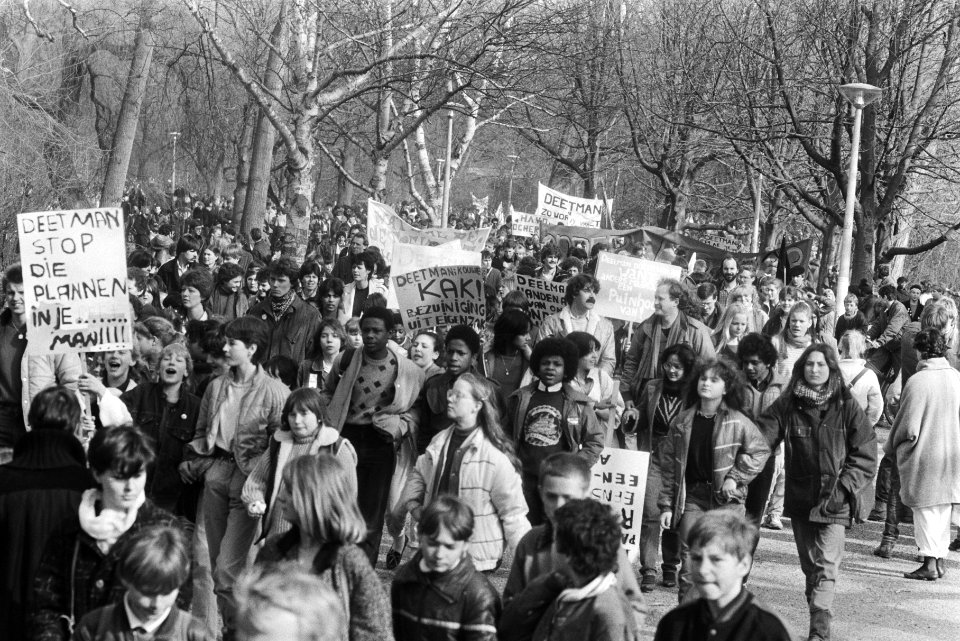Demonstranten in het Vondelpark, Bestanddeelnr 932-5234