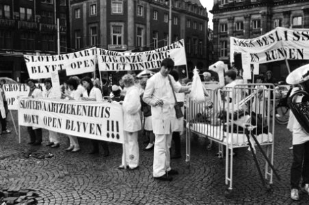 Demonstranten op de Dam, Bestanddeelnr 932-3571