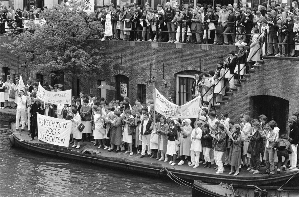 Demonstratie in Utrecht door mensen uit gezondheidszorg tegen de aangekondige be, Bestanddeelnr 932-1480