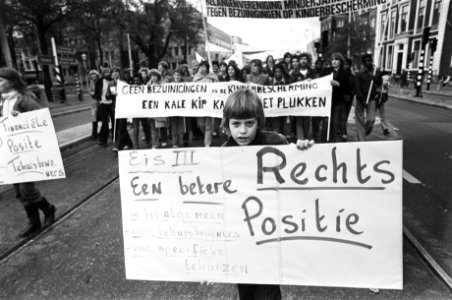Demonstratie belangen vereniging minderjarigen in Den Haag jeugdige demonstran, Bestanddeelnr 929-9530