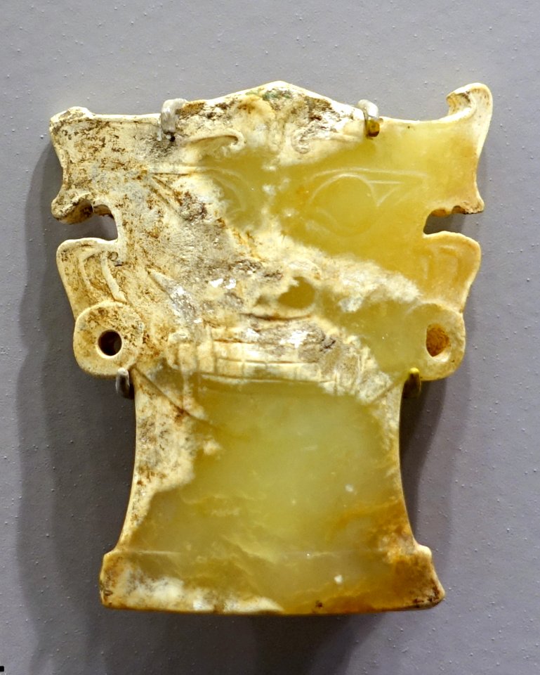 Demon Face, China, Neolithic or Shang period, 2500-1500 BC, jade - Arthur M. Sackler Museum, Harvard University - DSC00745