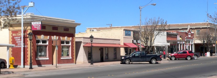 Deming, New Mexico, Gold N of Hemlock, W side 1