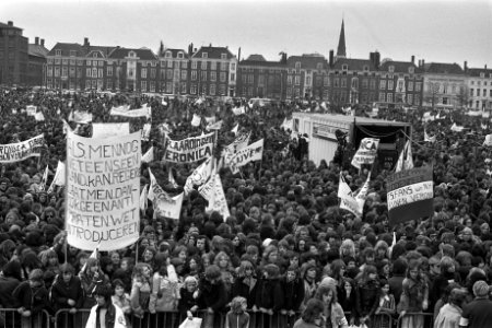 Demonstratie en hoorzitting over Veronica in Den Haag , start demonstratie op Ma, Bestanddeelnr 926-3579