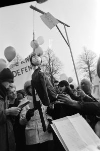 Demonstratie door 10.000 studenten in Den Haag tegen beleid Minister Pais (onderwijs), overzicht van de demonstratie, Bestanddeelnr 931-3373