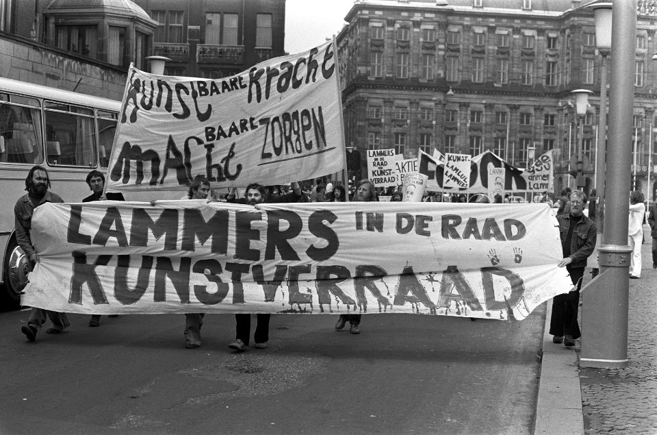 Demonstratie BBK tegen Lammers ivm beleid Fodormuseum, Bestanddeelnr 927-2087